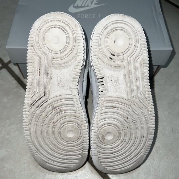 Nike Air Force 1 ‘07 LE, Size 13C - Picture 9 of 11